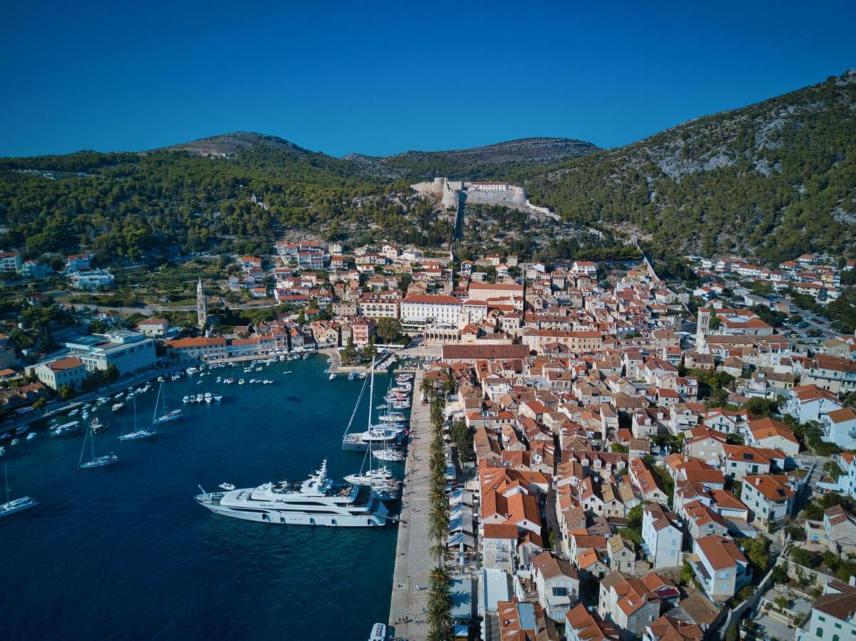 Sunrise Apartment Hvar ฮวาร์ ภายนอก รูปภาพ