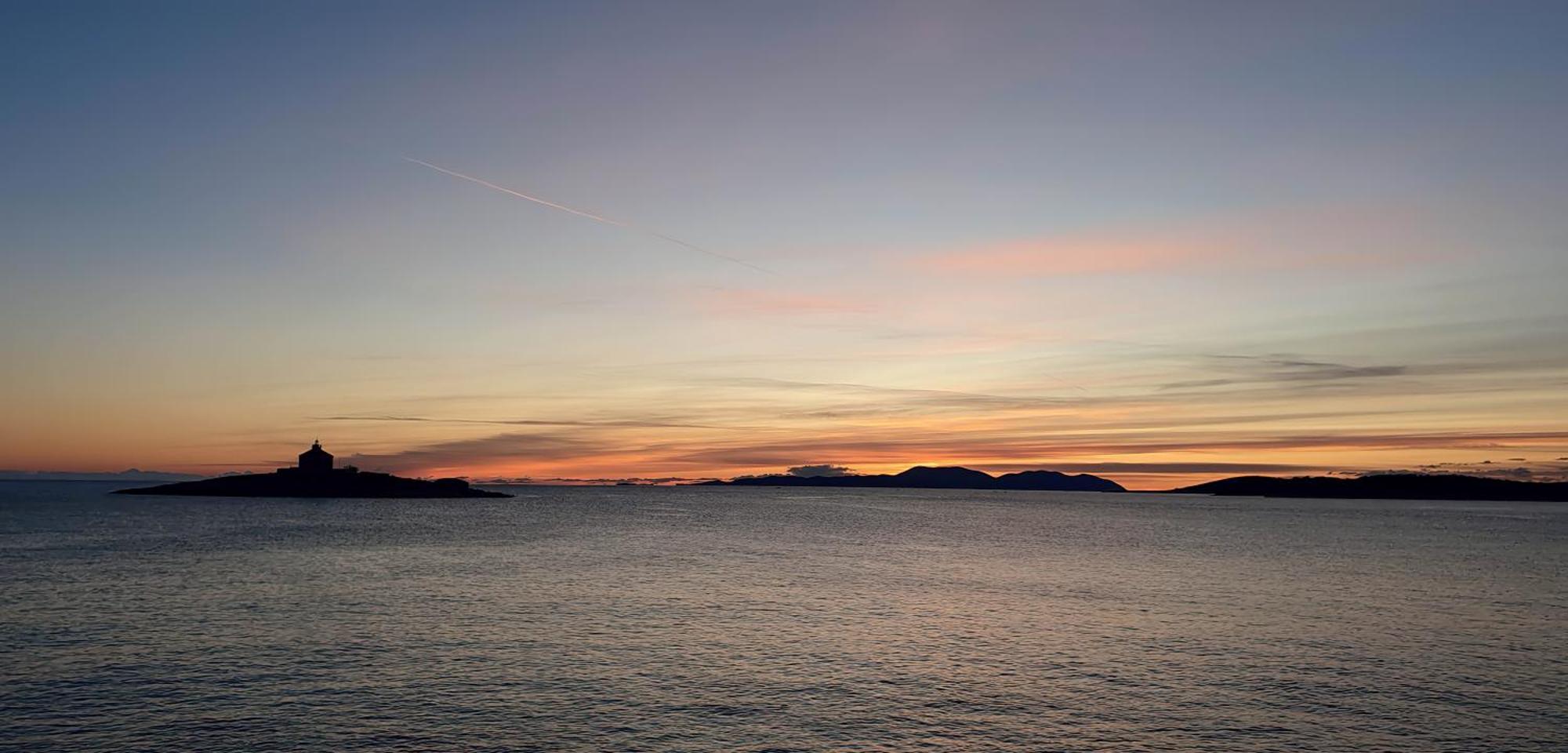 Sunrise Apartment Hvar ฮวาร์ ภายนอก รูปภาพ